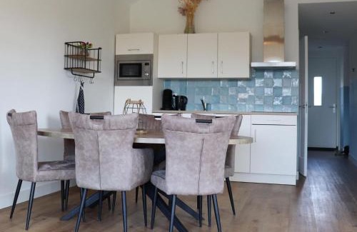 Anjum House | Cozy Holiday Home Steps from Lauwersmeer - Pet Friendly