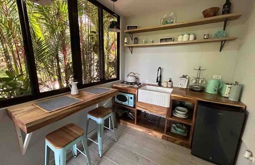 Palma Cabin | Cozy Tiny House in La Fortuna with Pool and Hot Tub