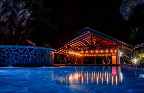 Palma Cabin | Cozy Tiny House in La Fortuna with Pool and Hot Tub