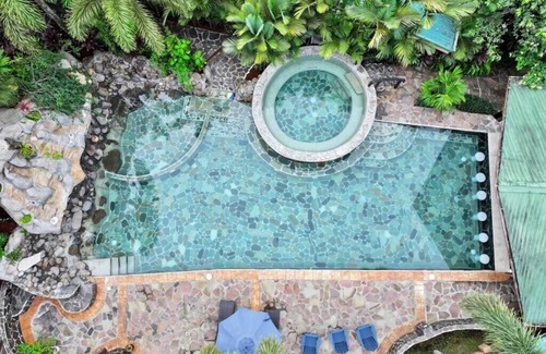 Palma Cabin | Cozy Tiny House in La Fortuna with Pool and Hot Tub