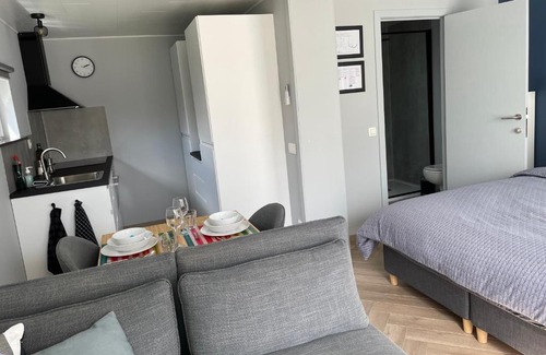 Kwaadmechelen House | Unforgettable Tiny House Getaway in Limburg with Hot Tub