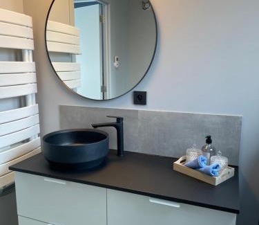 Kwaadmechelen House | Unforgettable Tiny House Getaway in Limburg with Hot Tub