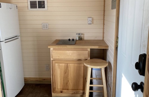 Pompeys Pillar Apartment | Cozy Tiny House Retreat Near Billings with Kitchen Access