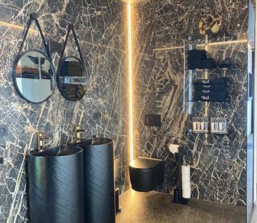 Buellingen Apartment | Cozy Tiny House with Spa and Hot Tub - Guest Rated 9.5