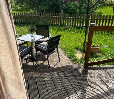 Ranzig Apartment | Cozy Tiny House with Garden Near the Lake