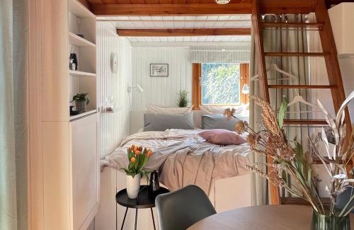 Ranzig Apartment | Cozy Tiny House with Garden Near the Lake