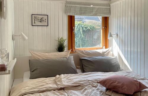 Ranzig Apartment | Cozy Tiny House with Garden Near the Lake