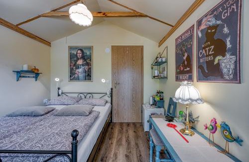 Kras Hotel | Tiny House Mona Lisa - Happy Rentals