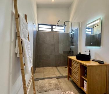 Moorea-Maiao Ski Chalet | Pet-Friendly Tiny House Moorea Haylee: Rated 8.4/10