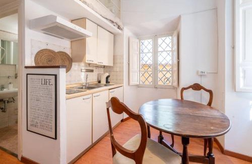Rione V Ponte Apartment | Cozy Retreat in the Heart of Rome - Guest Rated 8.9/10