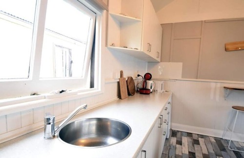 Strahan Cottage | Cozy Couples Retreat by Lettes Bay with Spa & Hot Tub