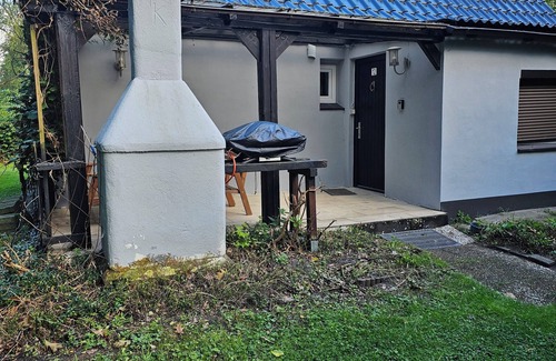 Rehm-Flehde-Bargen Cottage | Cozy Tiny House Surrounded by Nature - Pet Friendly Retreat