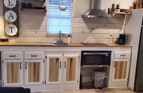 Comfort Apartment | Pet-Friendly Tiny House & Camper: Perfect for 6 Guests!
