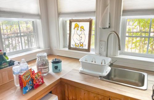 Midtown Apartment | Cozy Tiny House with Backyard Chickens & Tesla Access