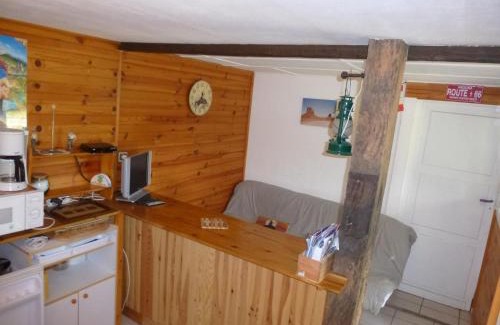 Romilly-sur-Andelle House | Family-Friendly Getaway at Tiny House Westen Life