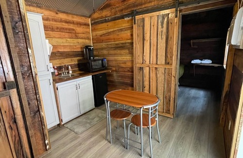 Burkesville House | Charming Tiny House with Deck, Swing & Pool Access