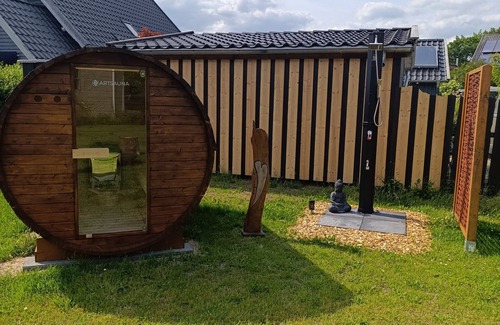 Luechow House | Tiny house with sauna barrel in Wendland