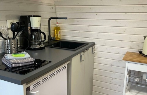 Belau Apartment | Cozy Igloo Frodo by Lake Belau with Oceanfront Relaxation