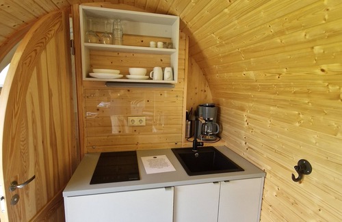 Belau Apartment | Cozy Tiny Igloo Lindström with Oceanfront Views