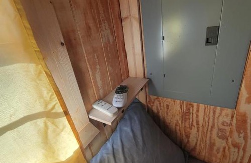 Peach County House | Cozy Retreat in the Woods: Pet-Friendly and Accessible