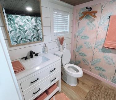 Blanco House | Inviting Tiny Islands Resort: Family & Pet Friendly Retreat