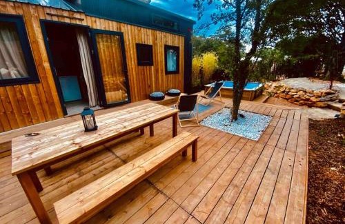 Plan-d'Aups-Sainte-Baume Ski Chalet | Pet Friendly Tiny LiLouMaCa in Cœur Ste Baume - 9/10 Rating