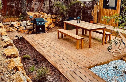 Plan-d'Aups-Sainte-Baume Ski Chalet | Pet Friendly Tiny LiLouMaCa in Cœur Ste Baume - 9/10 Rating