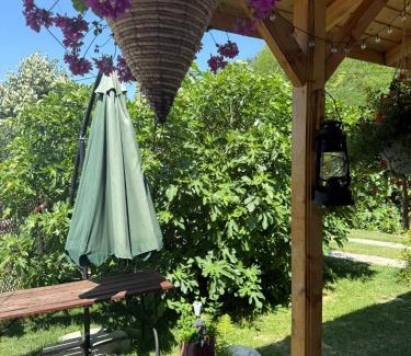 Ramnicu Valcea House | Child-Friendly Tiny Mara: Rated 10/10 by Guests