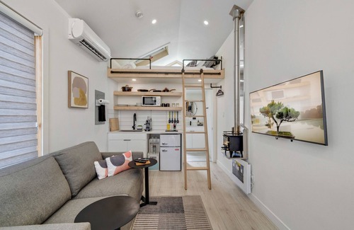 Idaho City Cabin | Stylish Tiny Home #1: Pet-Friendly Getaway with Breakfast