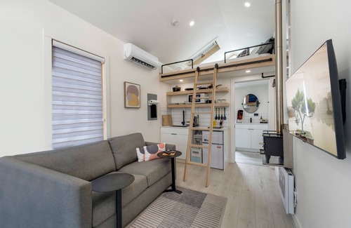 Idaho City Cabin | Stylish Tiny Home #1: Pet-Friendly Getaway with Breakfast