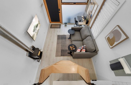 Idaho City House | Pet-Friendly Tiny Home #2 with Breakfast & Kitchen Access