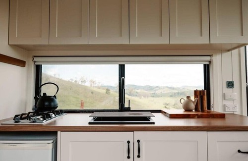 Bulliac Cabin | Cozy Tiny Mowgli: Pet-Friendly Retreat for Families