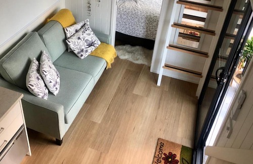 Nethercote Cabin | Guest Rated: Tiny Nerak with Family-Friendly Amenities