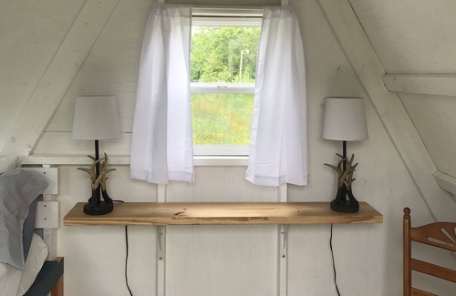 St. Charles Cabin | Cozy A-Frame Glamping Cottage Near St. Louis - Guest Rated 9.8