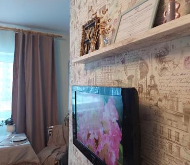 Narva Apartment | Pet-Friendly Haven: Discover Tiny Paradise Retreat