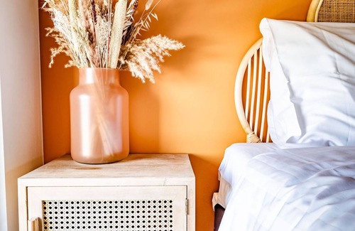 Zuid-Beijerland Hotel | Charming Tiny Parks Escape with Family-Friendly Amenities