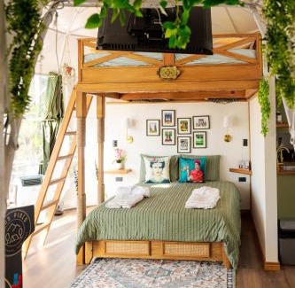 Comayagua Ski Chalet | Pet-Friendly Tiny Pines A-Frame Cabin & Glamping Oasis