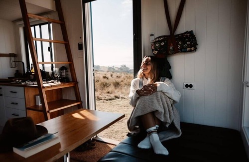 Duramana Cabin | Pet-Friendly Tiny Ruby Hotel with Family Amenities Await