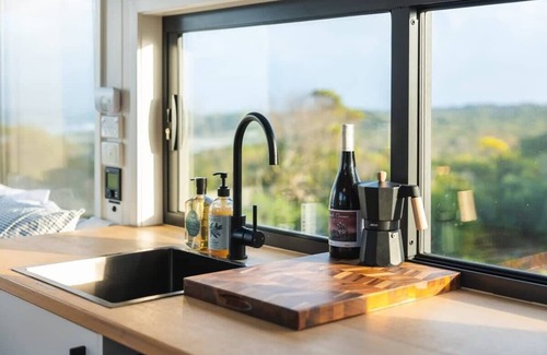 Nugara Cabin | Experience Oceanfront Comfort at Tiny Rupetta Hotel
