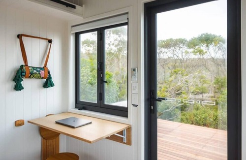 Nugara Cabin | Experience Oceanfront Comfort at Tiny Rupetta Hotel