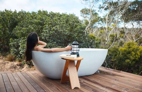 Nugara Cabin | Experience Oceanfront Comfort at Tiny Rupetta Hotel