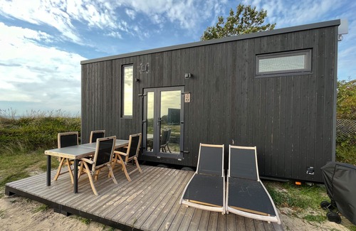 Kegnæshøj Cabin | Oceanfront Tiny Seaside Kegnæs #01 with Spa and Kitchen