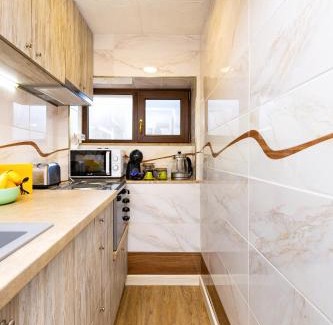 Plovdiv Center Apartment | Tiny Secret Place next to MU with Private Parking
