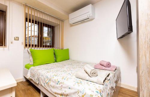 Plovdiv Center Apartment | Tiny Secret Place next to MU with Private Parking