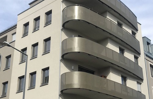 Radeberger Vorstadt Apartment | Cozy Tiny Spring Apartment with Kitchen and Breakfast Included