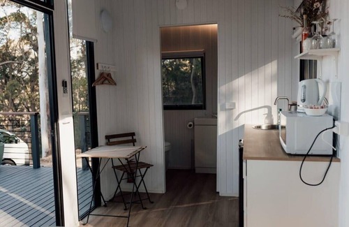 Wongawallan House | Pet-Friendly Stay at Tiny Tamborine 2 Summ in Comfort