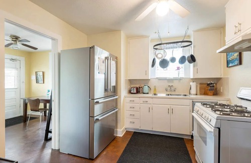 Clarksville House | Elegant Oceanview Escape: Guest Rated 9.8 with Spa & Pool
