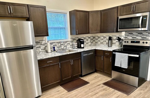 Oxford House | Cozy Taylor Oasis Near Ole Miss with Spa & Kitchen Access