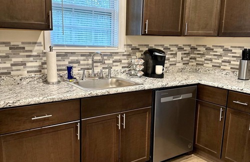 Oxford House | Cozy Taylor Oasis Near Ole Miss with Spa & Kitchen Access