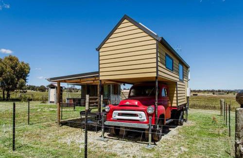 Frog Rock House | Unique Stay at Tiny Truck - Discover Ithaca's Hidden Gem